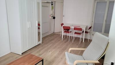 Location appartement studio Paris 18e