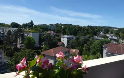 Sèvres (92310)