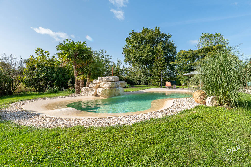 Maison 6 pièces 327 m² · à Sulignat · 327 m² · 780 000 €