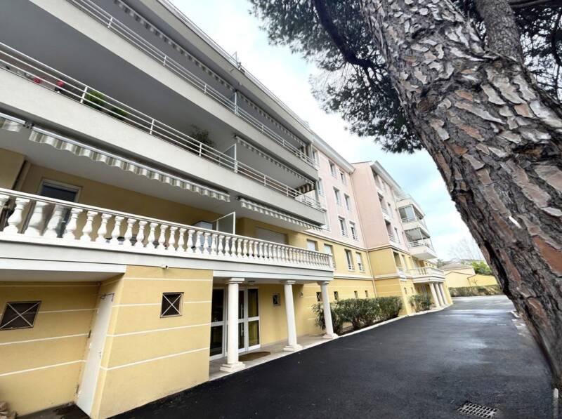 Fréjus (83600)