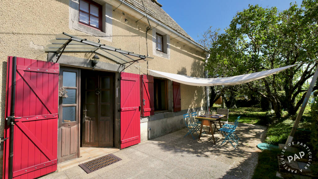 Vente maison 74 m² Saint-Sauves-D'auvergne (63950)