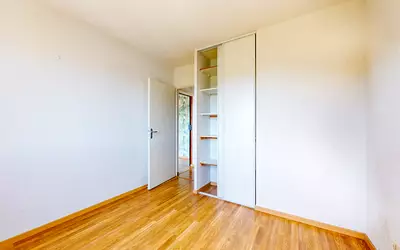 - Terrasse 17 M² + Box Fermé
