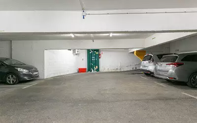 Parking Paris 12E · 17 000 €
