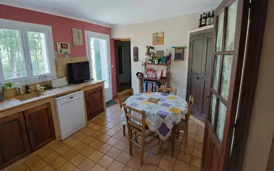 Pertuis (84120)