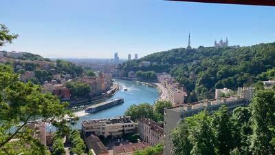 Vente maison 10 pièces Lyon 9e