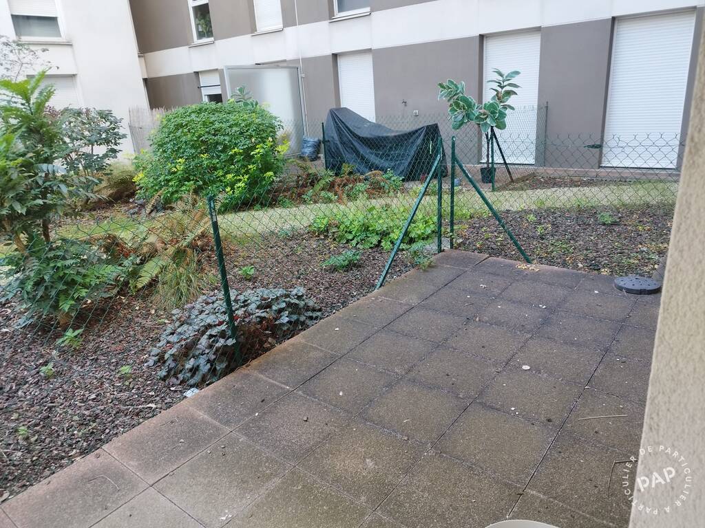 Location meublée appartement 2 pièces 50 m² Nanterre (92000) photo 2