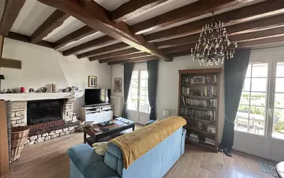 Civry-La-Forêt (78910)