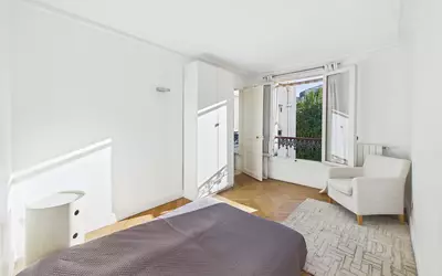 Paris (75116)