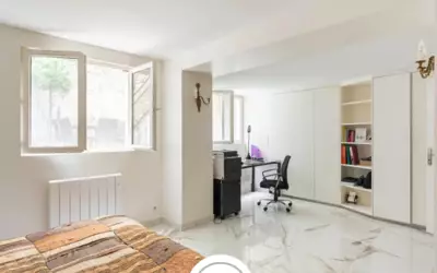 Atypique , Très Calme Avec Jardin.
