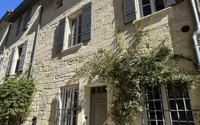 Uzès (30700)