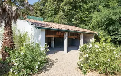 Larressore (64480)