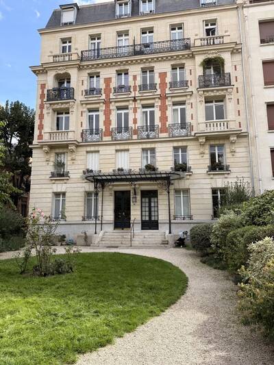 Location appartement studio Neuilly-sur-Seine (92200)