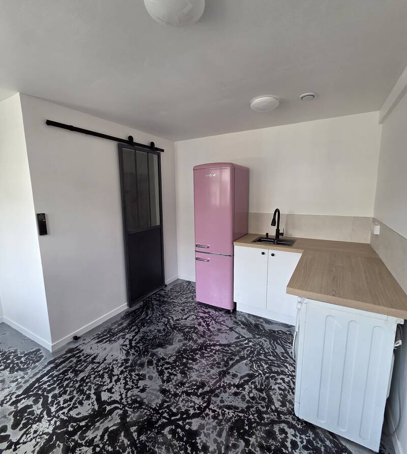 Local commercial Nanterre (92000) - 28&nbsp;m² - 790&nbsp;&euro;