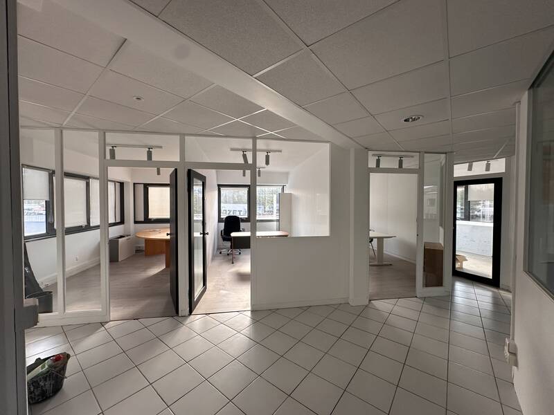 Bureaux, local professionnel Nozay (91620) - 13&nbsp;m² - 350&nbsp;&euro;