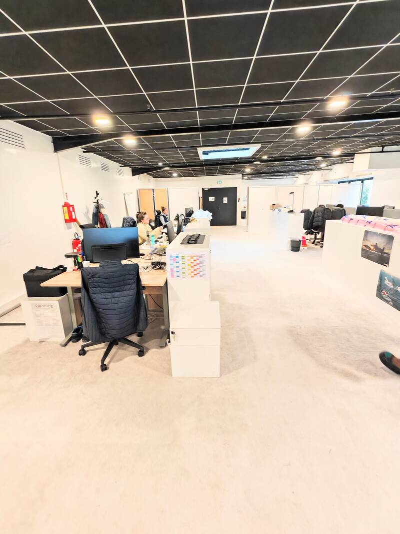 D'activité De 2600M² Vendu Loué