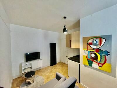 Location appartement studio Paris 7e