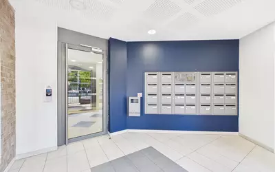 Résidence Récente, Balcon, Parking – Métro Gabriel Péri (6 Min)