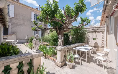 Nîmes (30000)