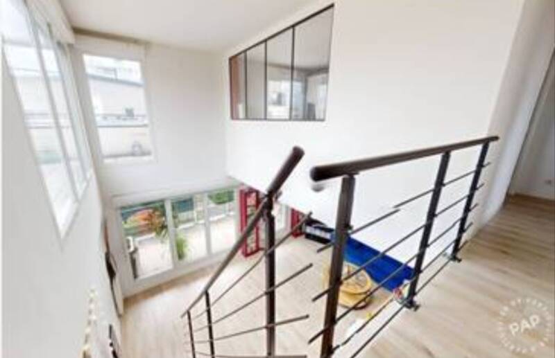 - Duplex + 3 Terrasses (50M²)