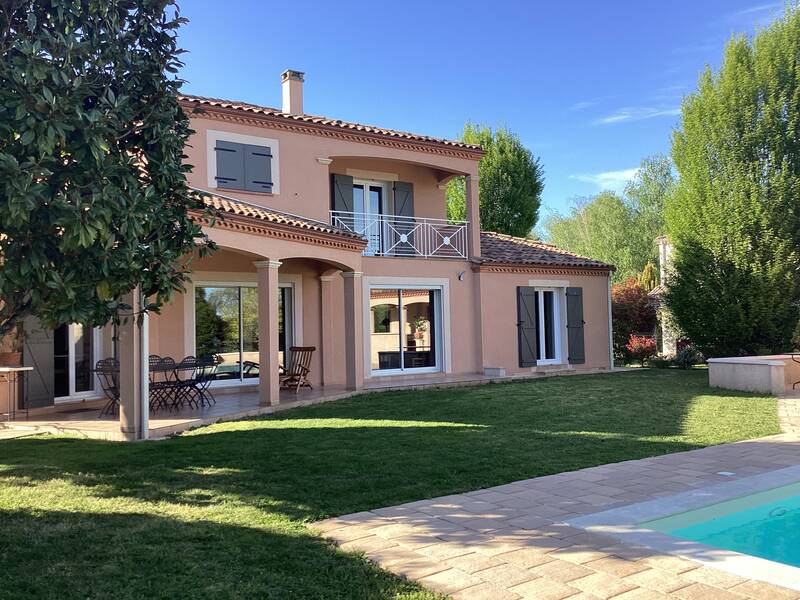 Valence (82400)