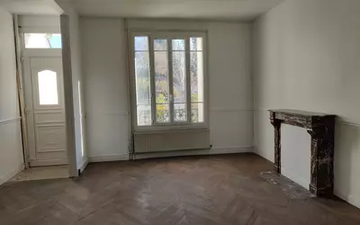 Nemours (77140)