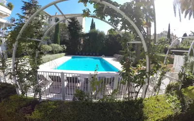 Cannes (06150)