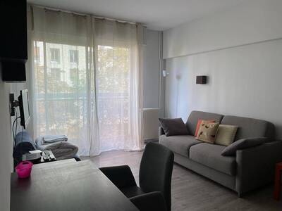 Location appartement studio Paris 16e