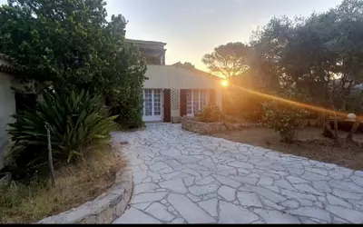 Fréjus (83600)