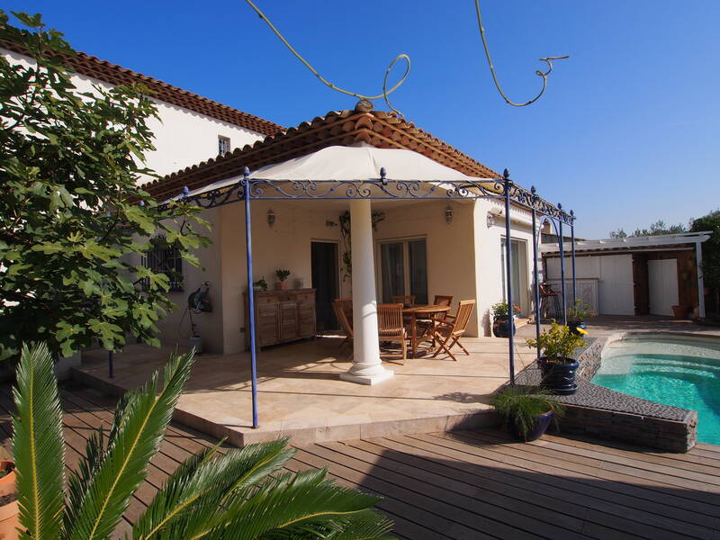 Fréjus (83600)