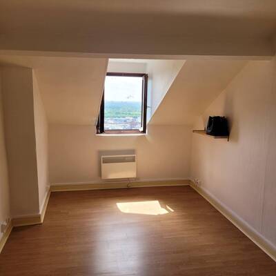 Location appartement studio Suresnes (92150)