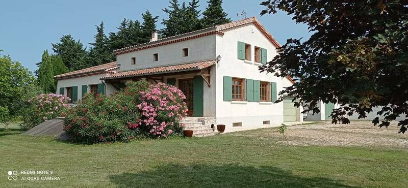 Sur Un Terrain De 5000 M2 - 26400 Allex
