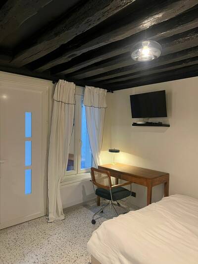 Location appartement studio Paris 4e