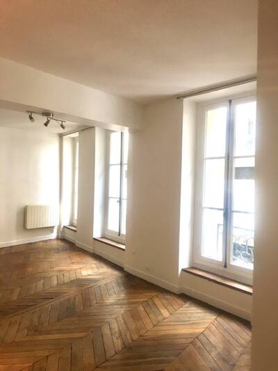 Location appartement 2 pièces Paris 1er
