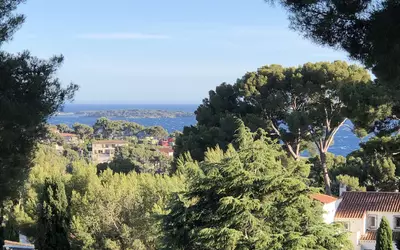 Sanary-Sur-Mer (83110)