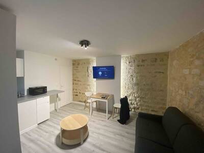 Location appartement studio Paris 18e