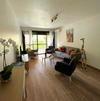 Location appartement 3 pièces Saint-Cyr-sur-Mer (83270)