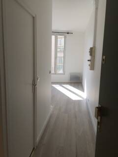 Location appartement studio Paris 15e