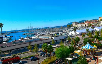 Cannes (06400)