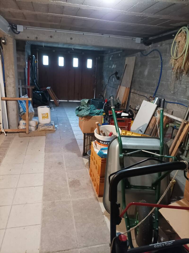 Habitable + 114 M2 De Sous-Sol