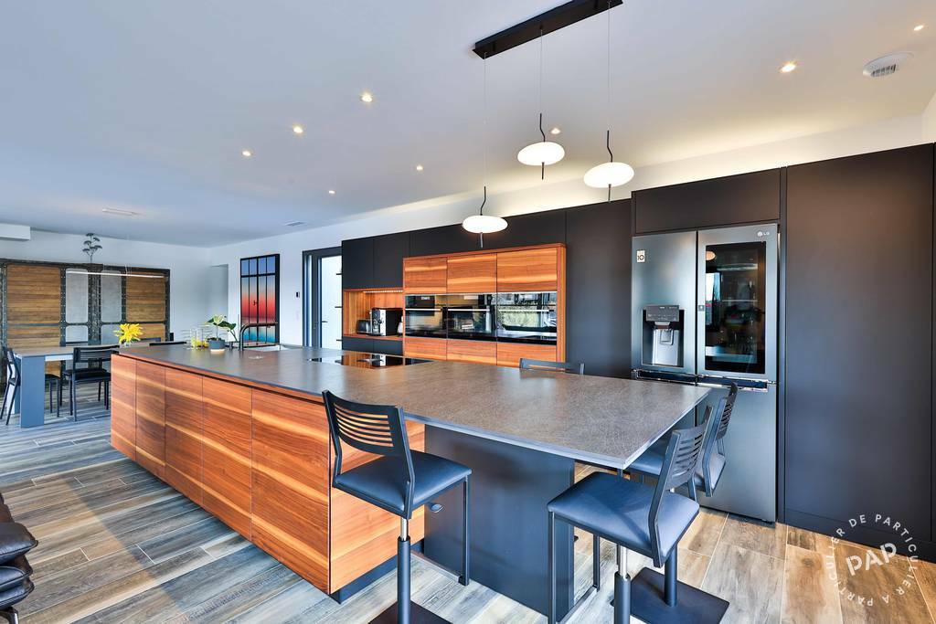 Maison 1.095.000 € 194 m² Saint-Paul-En-Forêt (83440)