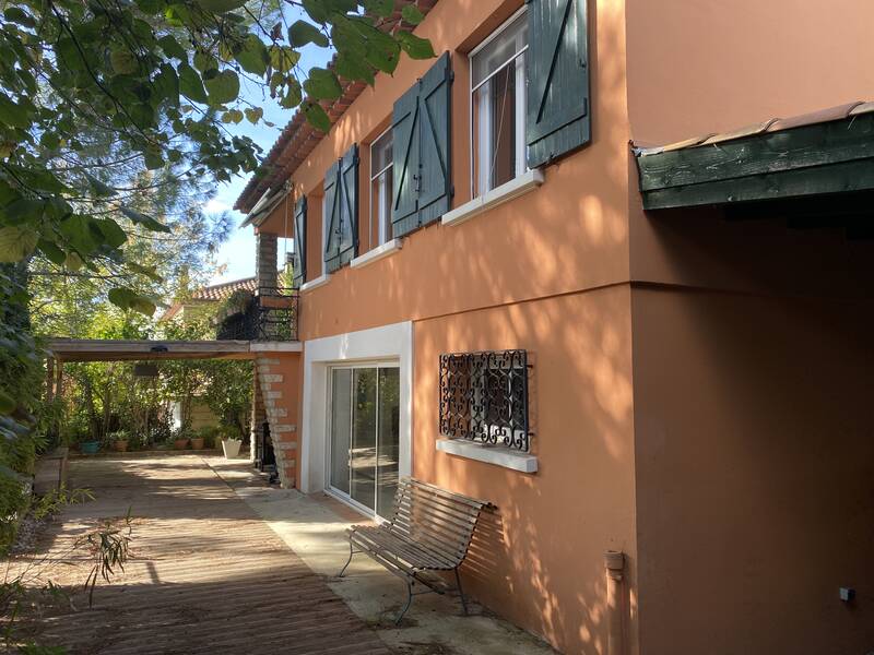 Pertuis (84120)