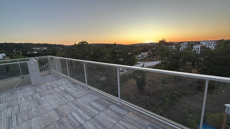 Avec : 70M² Rooftop Et 10M²+8 M² Loggias