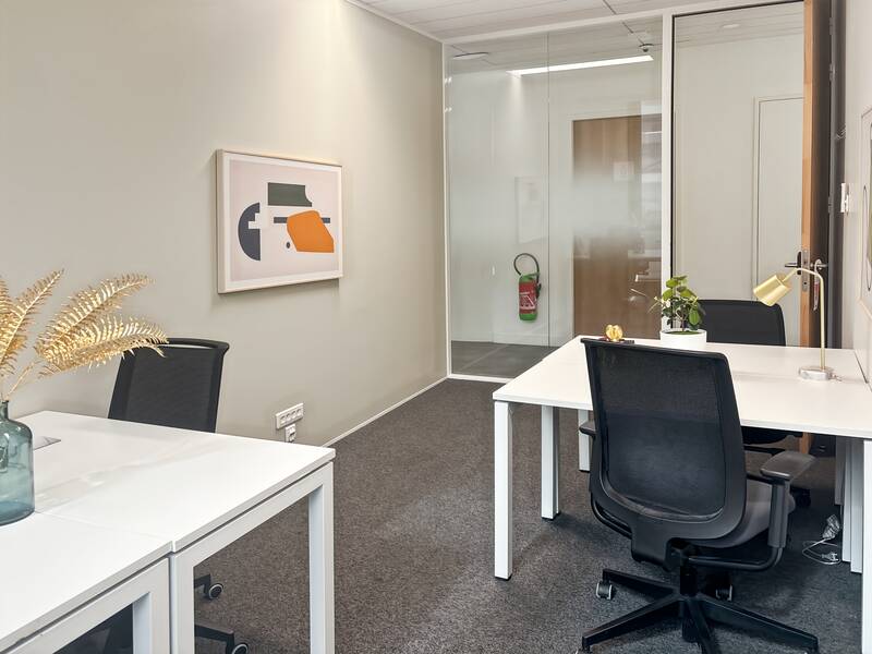 Bureaux, local professionnel Paris 19E - 30&nbsp;m² - 1.568&nbsp;&euro;
