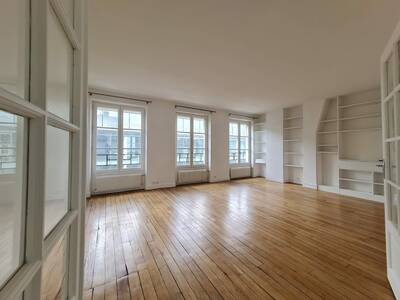 Location appartement 2 pièces Paris 1er