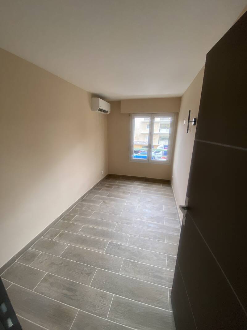 Fréjus (83600)