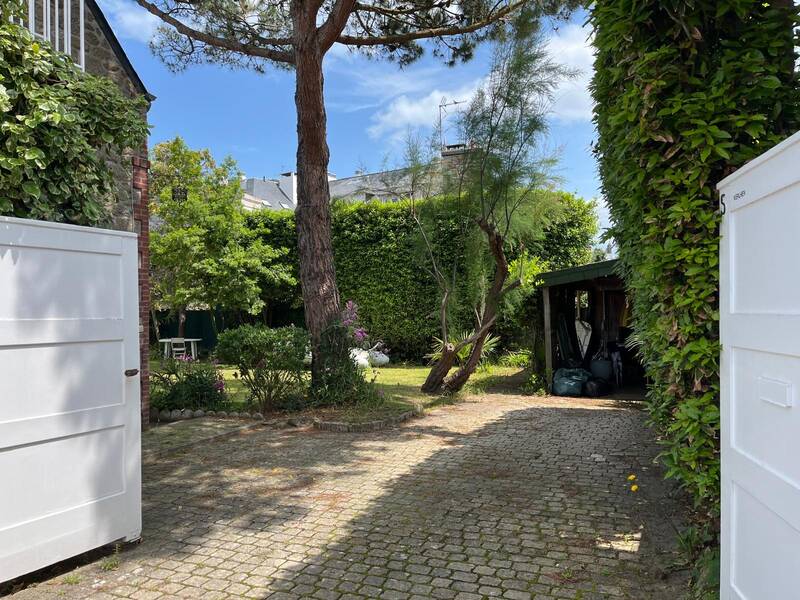 Dinard (35800)