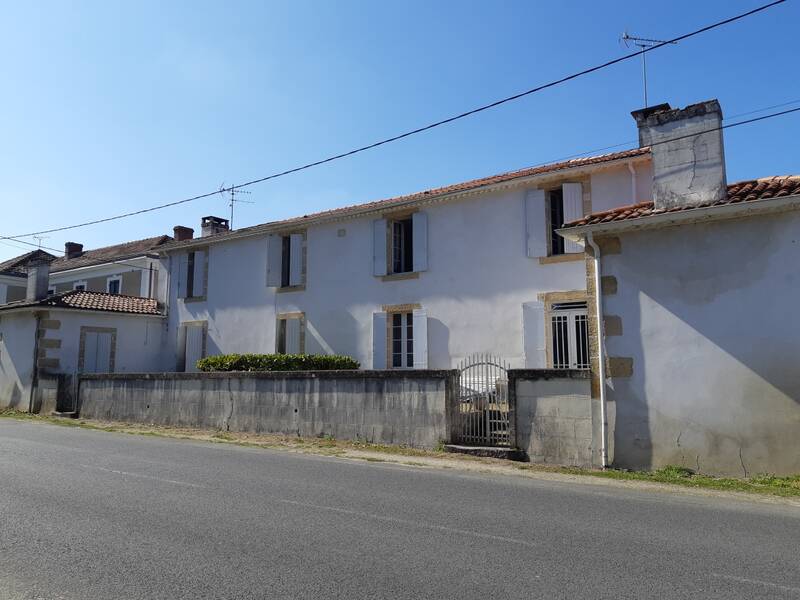 Belle Demeure Familiale À Fort Potentiel