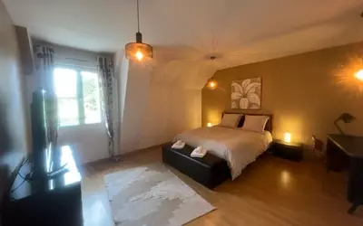 Immeuble 725 m² · à Champlay · 725 m² · 750 000 €