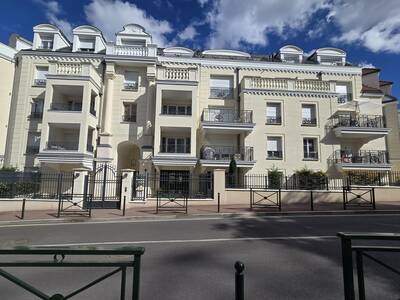 Vente appartement 3 pièces Le Plessis-Robinson (92350)