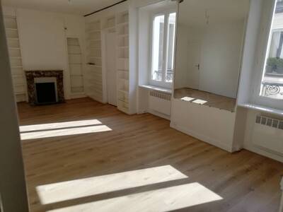Location appartement 2 pièces Paris 8e